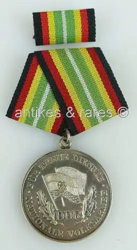 Medaille für treue Dienste in der NVA in 900 Silber, Punze 3 (Orden770)