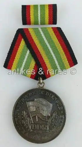 Medaille für treue Dienste in der NVA in 900 Silber, Punze 7 (Orden767)