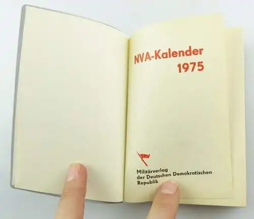 #e5920 Kleiner Taschenkalender der Nationalen Volksarmee NVA Militärverlag 1975