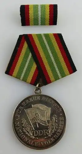 Medaille treue Dienste NVA in 900 Silber, Punze 7, Band I Nr. 150 e, Orden2641