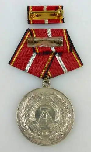 Verdienstmedaille der NVA in 900 Silber vgl Band I Nr. 146 f Punze 10, Orden1224