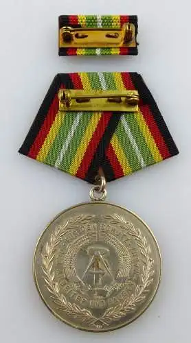 Medaille für treue Dienste in der NVA in 900 Silber, Punze 7 Nr. 150e, Orden2573