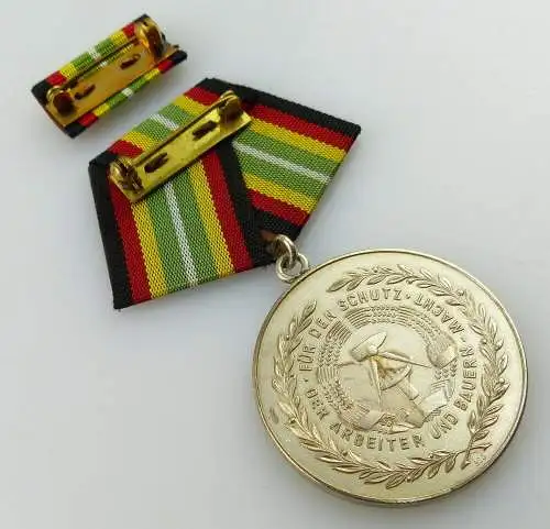 Medaille für treue Dienste in der NVA in 900 Silber, Punze 7 Nr. 150e, Orden2573