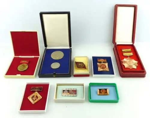 e11494 Schönes altes Lot DDR Orden mit Vaterländischen Verdienstorden Bronze etc