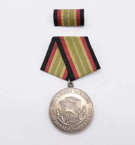 e12469 Medaille für treue Dienste in der NVA DDR Nr 149 900er Silber