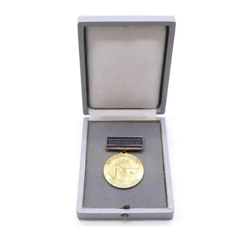 e12478 DDR FDJ Ehrenmedaille Zentrales Jugendobjekt Initiative Berlin in OVP 