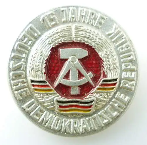 #e2372 vgl. Band IV S.176, Nr.1930 Abzeichen 15 Jahre DDR 