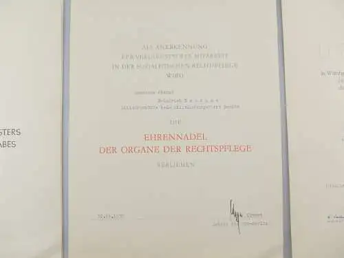 E12341 2 Urkunden und ein Schreiben Ehrennadel Silber 1969 und Rechtspflege