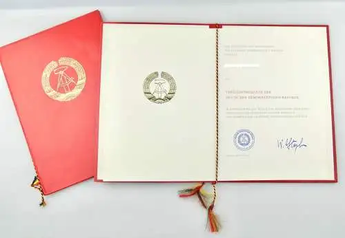 E12315 Alte Urkunde von 1979 für Verdienstmedaille der DDR und 2 Mappen