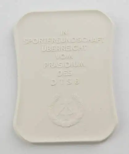 E12249 Meissen Plakette in Sportfreundschaft überreicht vom Präsidium des DTSB