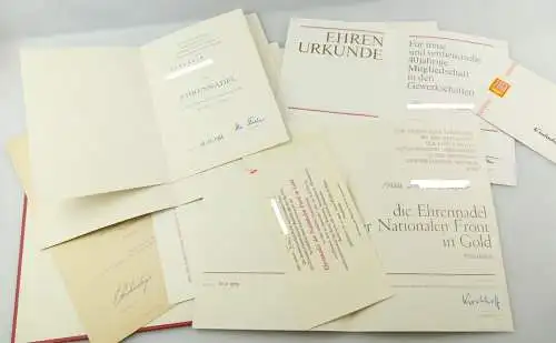 e12186 Konvolut Urkunden FDGB Nationale Front Ehrennadel Silber Gold DFD 
