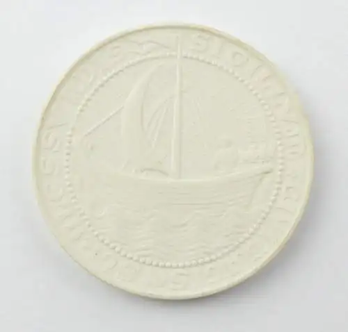 E12139 Meissen Medaille Rathaus zu Stralsund Schiff weiß