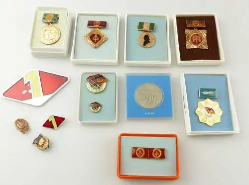 e12095 1 Konvolut original alte DDR Orden und Abzeichen 