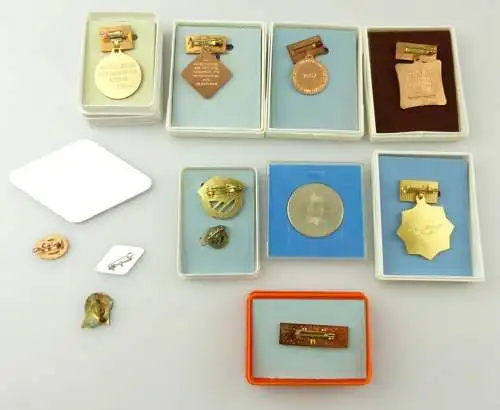 e12095 1 Konvolut original alte DDR Orden und Abzeichen 