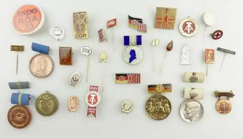 e11794 1 Position DDR Orden und Abzeichen siehe Fotos 