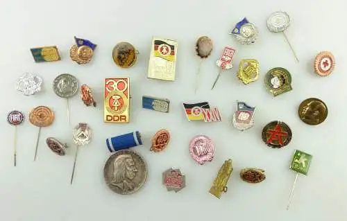  e11776 30 original alte DDR Abzeichen Orden Anstecknadeln 