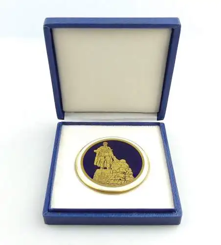  e11760 Weimarer Porzellan Medaille Ehrenmal mit russischem Soldaten in OVP