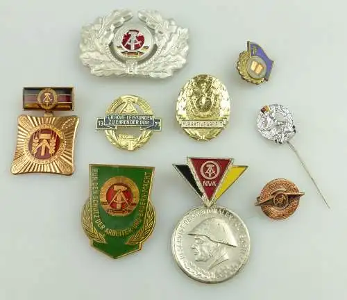 e11460 1 Position DDR Abzeichen Touristenabzeichen Reservist NVA 