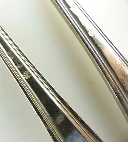 e11384 26 teiliges versilbertes Besteck 12 Messer 12 Gabeln 2 Vorlegelöffel