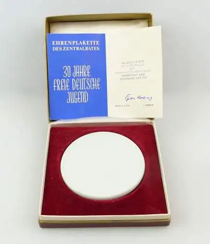 e11039 Porzellan Ehrenplakette des Zentralrates 30 Jahre FDJ mit Urkunde und OVP