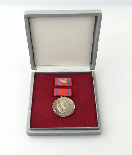 e10764 Hermann Duncker Medaille für Verdienste bei der Erziehung der Jugend FDGB