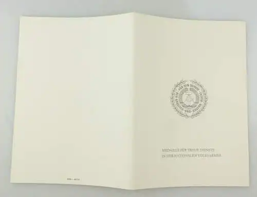e10662 Nachlass P Treue Dienste Medaille NVA in Gold für 20 Jahre mit Urkunde