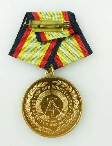 e10662 Nachlass P Treue Dienste Medaille NVA in Gold für 20 Jahre mit Urkunde
