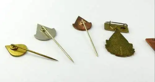 e10230 7 original alte DDR Abzeichen Anstecknadeln Deutsches Rotes Kreuz DRK