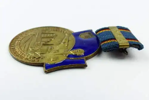 e10061 DDR Medaille für hervorragende Leistungen im Fünfjahrplan 1953 mit VNr