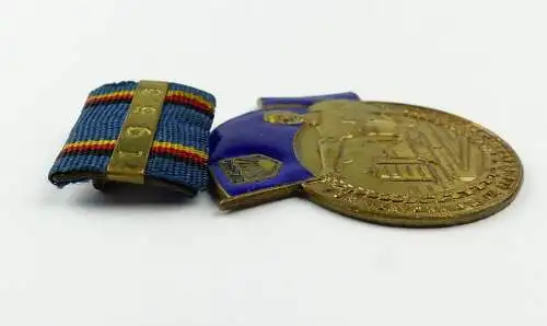 e10061 DDR Medaille für hervorragende Leistungen im Fünfjahrplan 1953 mit VNr