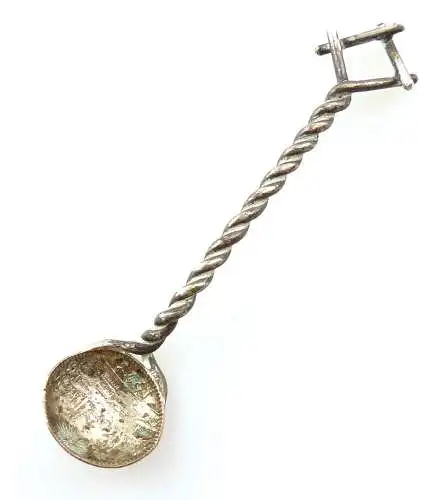 e9721 Kleiner alter Salzlöffel aus einer Silbermünze
