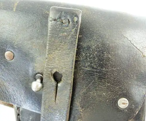 e9530 Alte DDR Pistolentasche aus Leder gestempelt Vol 38 schwarz