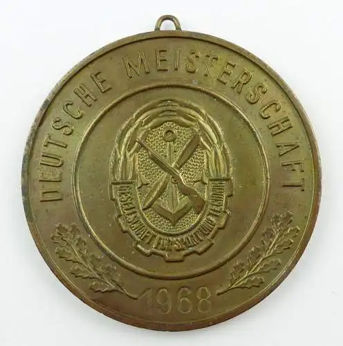 E9341 DDR GST Medaille Deutsche Meisterschaft 1968 wohl goldfarben