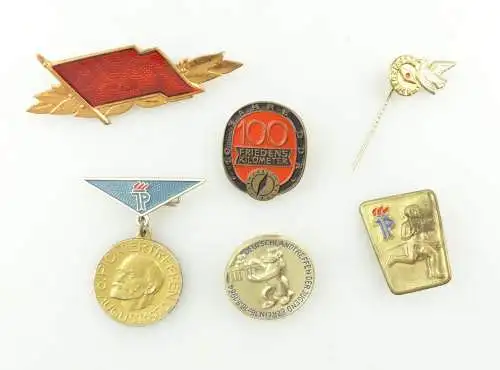 #e9064 6 DDR Abzeichen Jungpioniere, 1970, 100 Friedenskilometer...