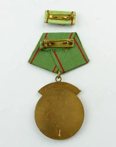 #e8746 Medaille "Ehrenzeichen der Deutschen Volkspolizei" Nr. 121 d/2