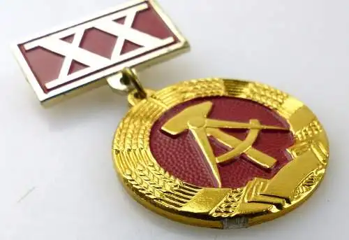 #e8248 Posten verschiedener DDR Orden & Abzeichen 13 Teile + Etuis