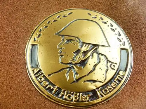 #e8032 DDR Ehrenteller / Wandteller Albert Hößler Kaserne 