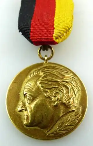 Nationalpreis der DDR 1949 in 750 Gold mit Trägerausweis vgl. Band I Nr. 25 a 