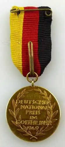 Nationalpreis der DDR 1949 in 750 Gold mit Trägerausweis vgl. Band I Nr. 25 a 