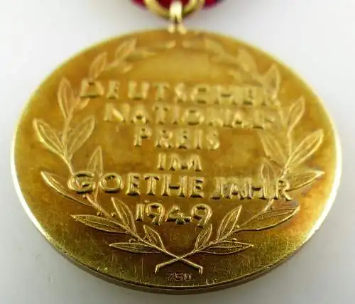 Nationalpreis der DDR 1949 in 750 Gold mit Trägerausweis vgl. Band I Nr. 25 a 