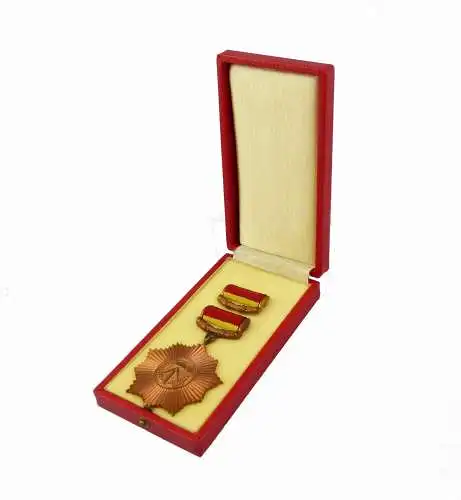#e7735 VVO Vaterländischer Verdienstorden in Bronze mit Etui Nr. 5 a (1954-72)