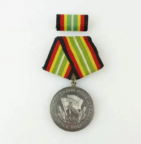 #e7480 DDR Medaille für treue Dienste NVA vgl. Band I Nr. 150 e Punze 7 1964-66