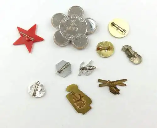 #e7074 Konvolut verschiedener DDR Abzeichen / Anstecknadeln