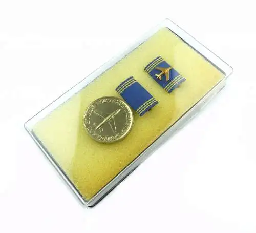 #e6798 treue Dienste Medaille zivile Luftfahrt in Gold für 30 Dienstjahre DDR