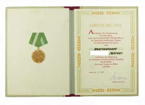#e6776 DDR Ehrenurkunde 10 Jahre treue Dienste Medaille in Silber 1961 MdI