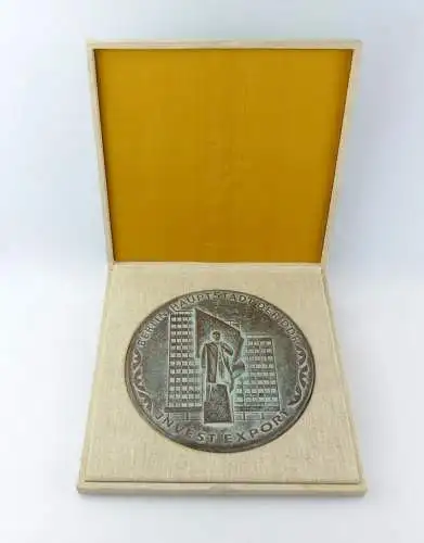#e6628 Große DDR Medaille im Etui Berlin Invest Export Messingguss bronziert