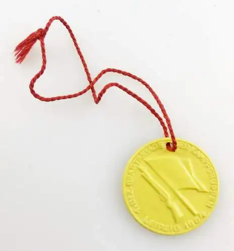 #e4988 Original altes DDR Abzeichen 1. Bezirksspartakiade der Kampfgruppen 1964