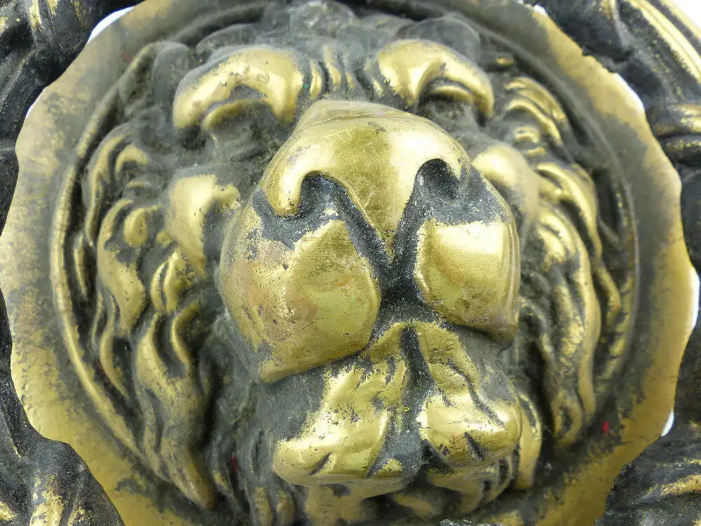 e3300 Alter goßer Türklopfer aus Messing Löwenkopf 9