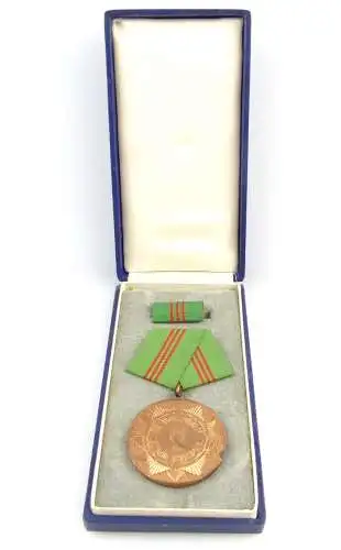#e3018 Medaille 1964 für treue Dienste i.d. bewaffneten Organen des MdI Nr.143a
