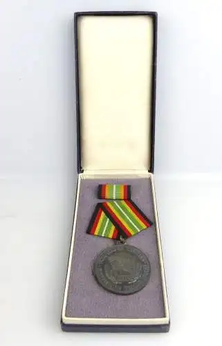 #e2833 DDR Medaille für treue Dienste in der NVA vgl. Band I Nr.150e # Punze 8 #